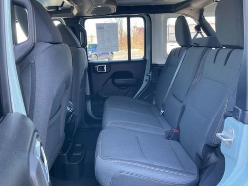 Used 2024 Jeep Wrangler Unlimited w/ Convenience Group image 16