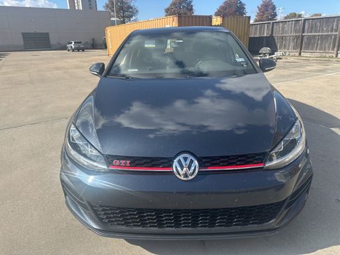 Used 2019 Volkswagen Golf 4-Door image 2