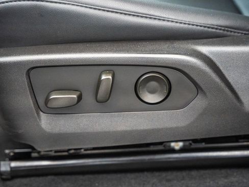 Used 2025 Chevrolet Colorado Trail Boss AWD/4WD image 38