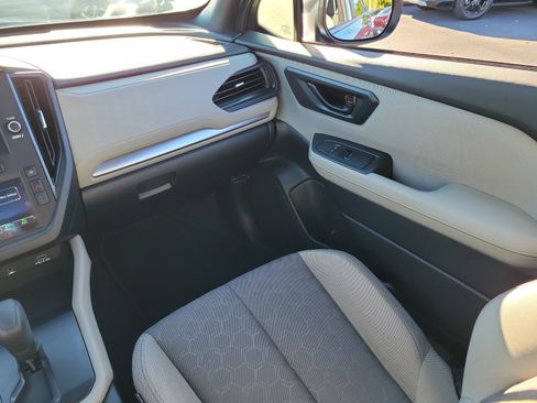 Certified 2025 Subaru Forester AWD/4WD image 18