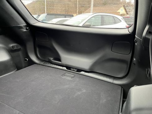 Used 2019 Jeep Cherokee Limited image 13