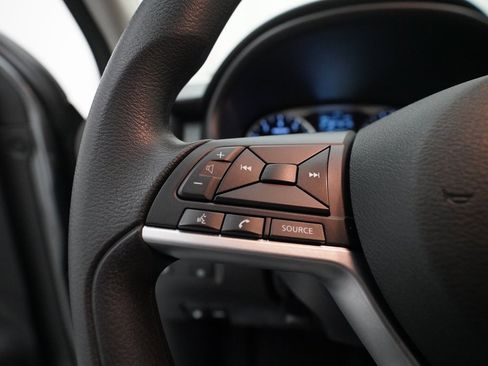 Used 2022 Nissan Kicks S image 17