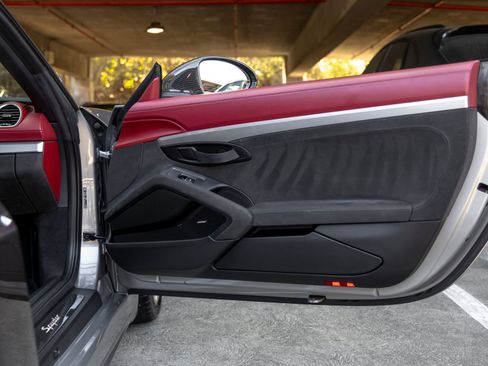Certified 2022 Porsche 718 Boxster Spyder RWD image 43