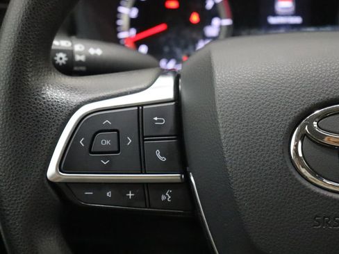 Used 2021 Toyota Highlander L image 24