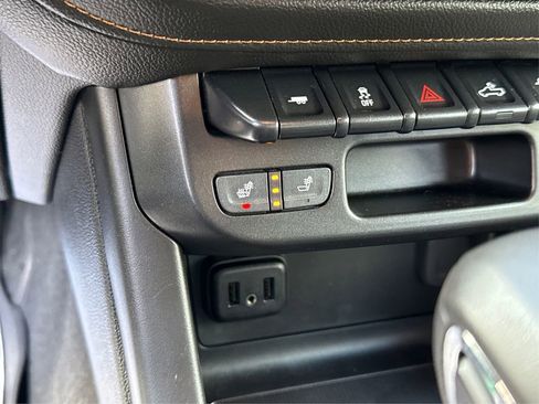 Used 2022 GMC Canyon AT4 image 31