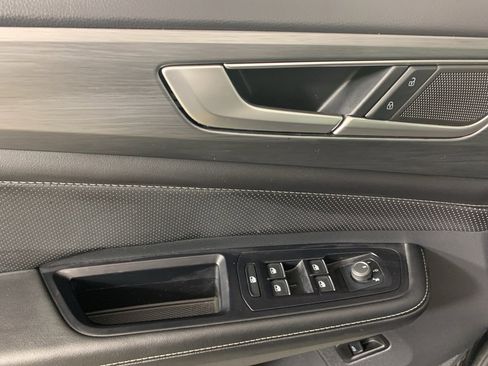 Used 2025 Volkswagen Atlas Cross Sport SE image 14