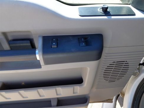 Used 2010 Ford F250 XLT image 26