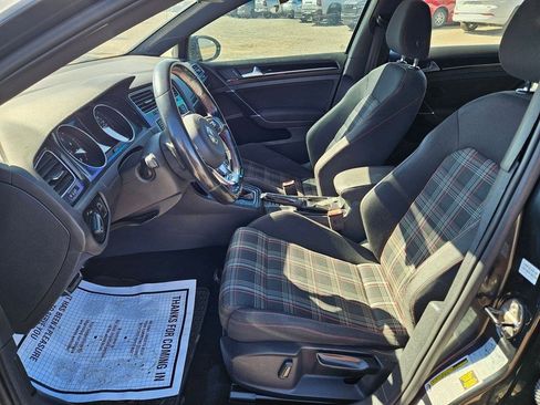 Used 2017 Volkswagen Golf 4-Door FWD image 17