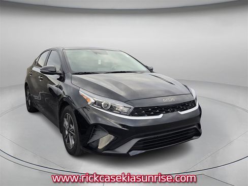 Used 2023 Kia Forte LXS w/ LXS Technology Package image 4