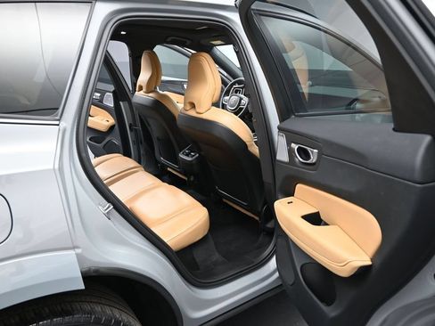 Used 2024 Volvo XC60 B5 Ultimate w/ Protection Package Premier AWD/4WD image 19