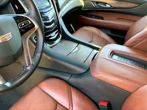 Used 2019 Cadillac Escalade Premium Luxury RWD image 17