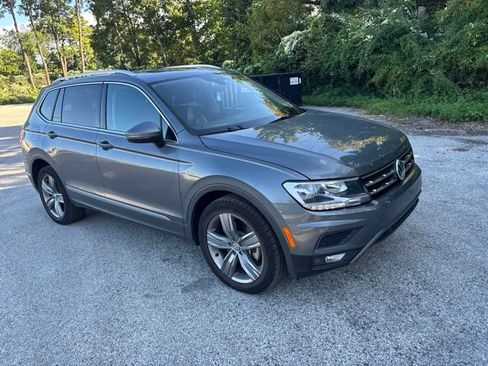 Used 2021 Volkswagen Tiguan SEL AWD/4WD image 2