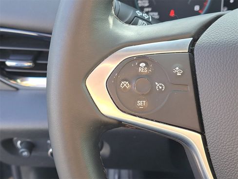 Used 2023 Chevrolet Traverse LT image 10