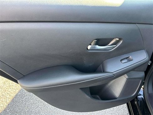 Used 2023 Nissan Sentra SV image 18