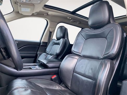 Used 2022 Lincoln Aviator Reserve w/ Equipment Group 201A image 9