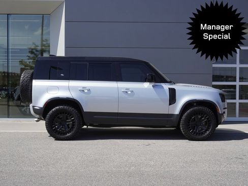 Used 2024 Land Rover Defender 110 SE AWD/4WD image 7