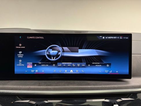 Used 2024 BMW X7 xDrive40i w/ M Sport Package image 10