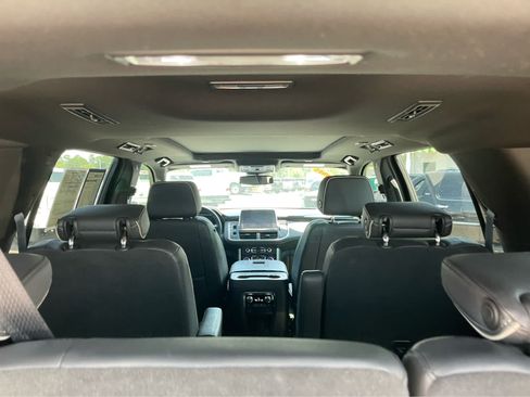 Used 2023 GMC Yukon SLT w/ SLT Premium Package AWD/4WD image 23