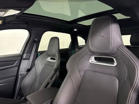 New 2026 Jaguar F-PACE R-Dynamic S image 30