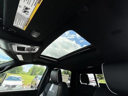 New 2026 RAM 3500 Laramie AWD/4WD image 29