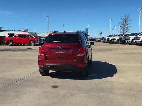 Used 2021 Chevrolet Trax LT w/ Sport Edition image 8