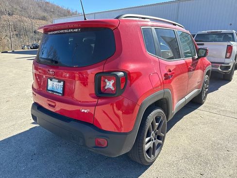 Used 2022 Jeep Renegade Latitude image 4