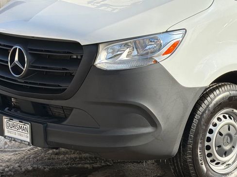 Used 2024 Mercedes-Benz Sprinter 2500 image 6