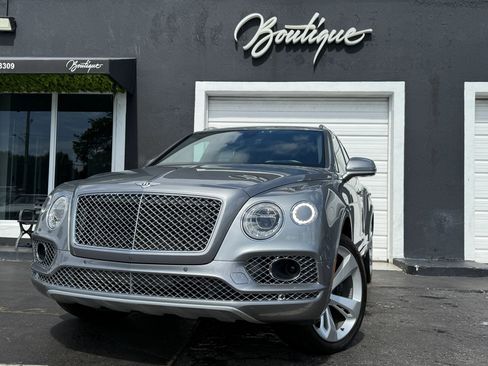 Used 2018 Bentley Bentayga Onyx Edition AWD/4WD image 48