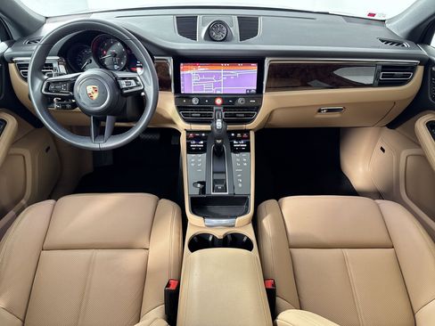 Certified 2026 Porsche Macan AWD/4WD image 17