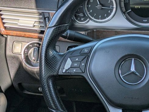Used 2013 Mercedes-Benz E 350 Sedan image 20