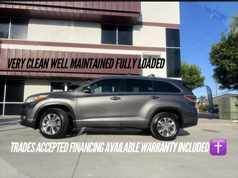 Used 2014 Toyota Highlander XLE FWD image 1