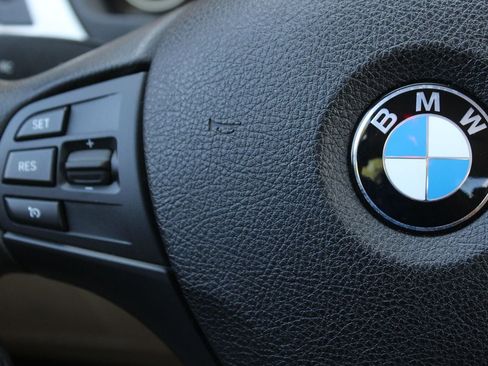 Used 2018 BMW 320i Sedan RWD image 27