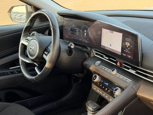 Used 2023 Hyundai Elantra SEL w/ Convenience Package FWD image 30