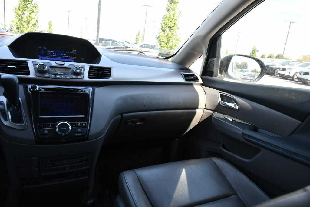 Used 2016 Honda Odyssey Touring Elite image 25