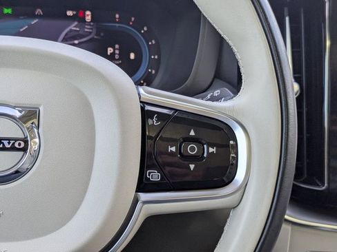 Certified 2023 Volvo XC60 B5 Core image 33