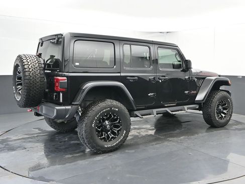 Used 2018 Jeep Wrangler Unlimited Rubicon w/ Dual Top Group AWD/4WD image 11