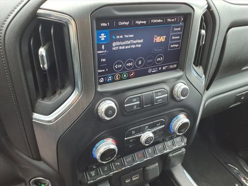Used 2022 GMC Sierra 3500 Denali w/ Denali Black Diamond Edition AWD/4WD image 29