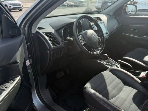 Used 2025 Mitsubishi Outlander Sport SE image 7
