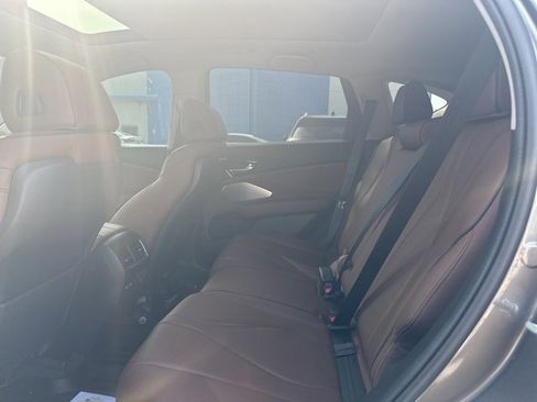 Certified 2025 Acura RDX SH-AWD w/ Advance Package image 10