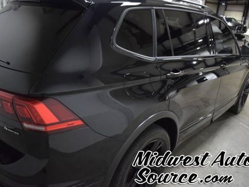 Used 2023 Volkswagen Tiguan SE R-Line AWD/4WD image 4