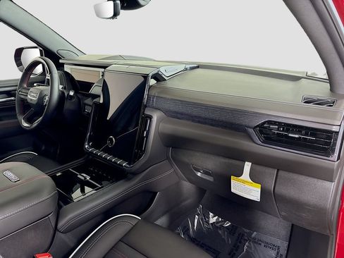 New 2026 GMC Yukon AT4 Ultimate AWD/4WD image 32