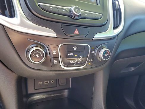 Used 2021 Chevrolet Equinox LT image 22