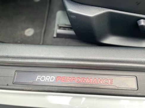 Used 2022 Ford Mustang Shelby GT500 w/ Carbon Fiber Track Pack image 12