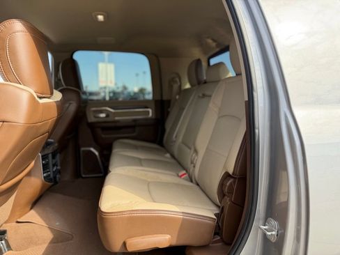 Used 2019 RAM 2500 Laramie AWD/4WD image 4