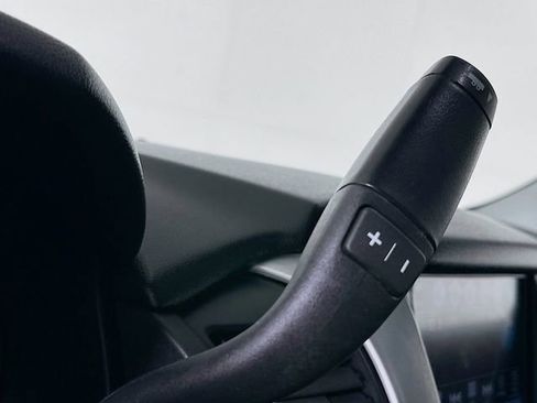 Used 2018 GMC Yukon SLT w/ Open Road Package image 17