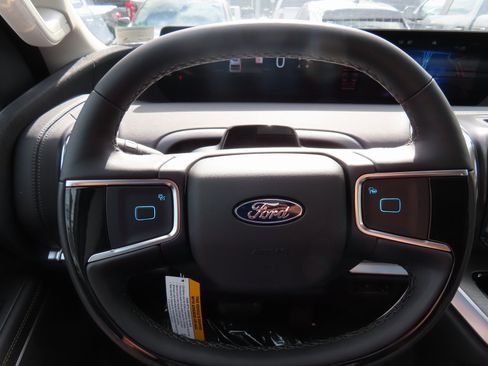 New 2025 Ford Expedition Platinum w/ Driver's Package image 10