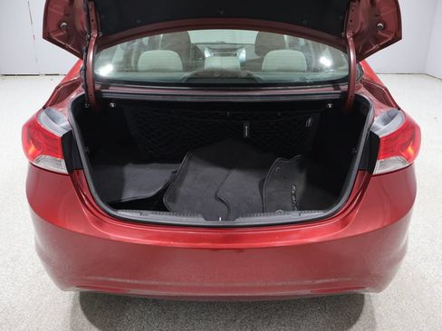 Used 2013 Hyundai Elantra GLS w/ Preferred Pkg FWD image 19