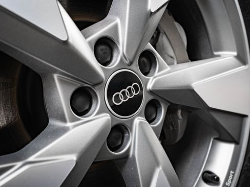 Used 2025 Audi Q5 2.0T Premium w/ Convenience Plus Package image 8