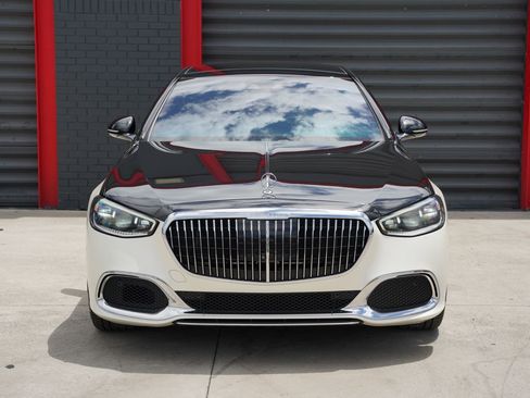 Used 2021 Mercedes-Benz Maybach S 580 4MATIC image 2