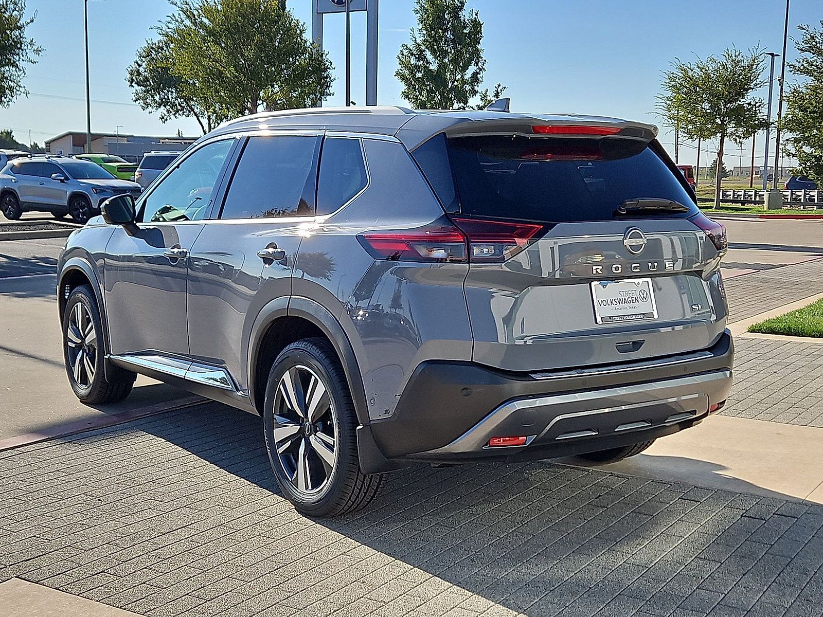 Used 2023 Nissan Rogue SL w/ SL Premium Package FWD image 6